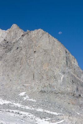 Moon over Thunderbolt Peak