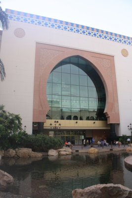 Dubai - entrance to the Mall of the Emirates