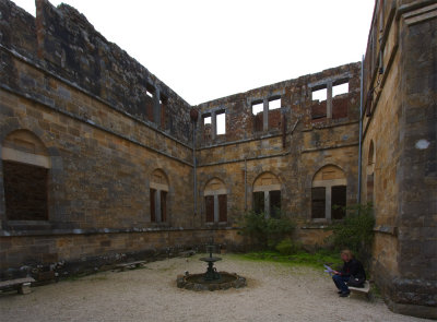 courtyard3