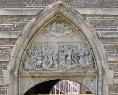 Hooglandsekerkhof 17