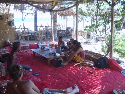 el chill out del nostre camp... veieu el mar?? allà estava el reef!!