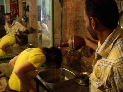 després de les piràmides, ens refresquem les idees a un bar!