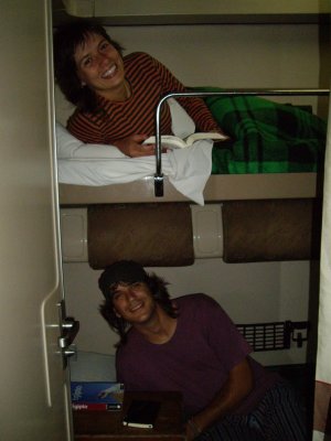 al tren nocturn. I nosaltres que pensàvem que era un super luxury... almenys dorms estirat! fora conyes, està de puta mare!