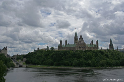 IMG_8049 Rideau Canal and the Parliament  /  Le Canal Rideau et le Parlement d'Ottawa.jpg