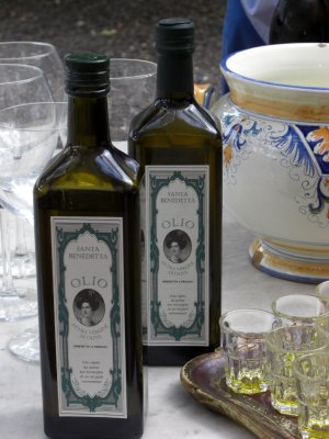 Olivenl und Weinprobe auf dem Land