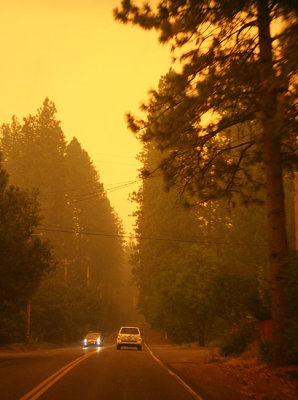 Eerie glow around midday in Paradise. Note the headlights