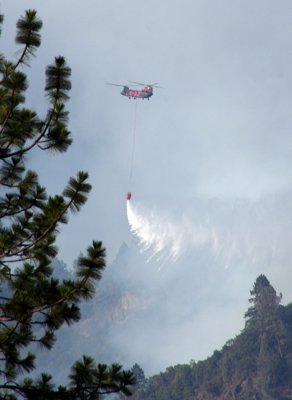 6-30: Chinook copter drops water on the West Fire near Magalia