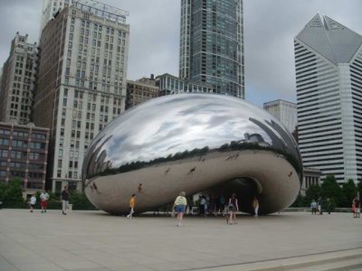 the cloud gate (bean) in millenium park