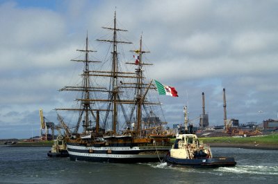 Pass through the IJmuiden Lock