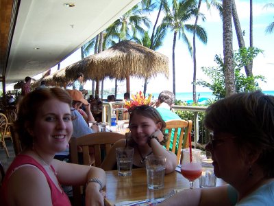 lunch at Duke's on Waikiki beach