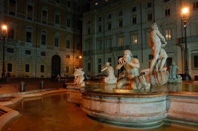 Trevi fountain night 4