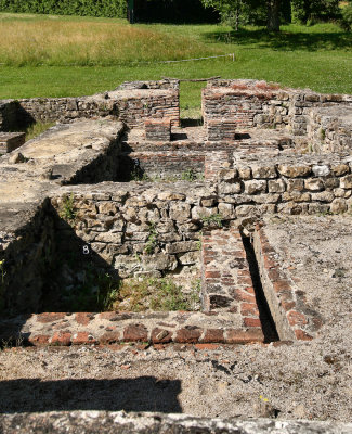 Excavations 'salted fountains', former roman bath house