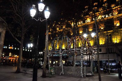 Place du palais royal 1085