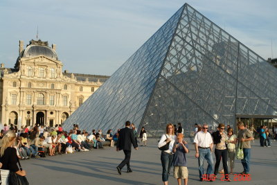 louvre and area11.JPG