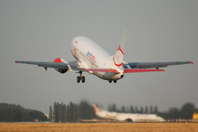 Boeing 737-500 BMI-BABY G-BVZE
