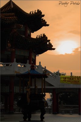 Approaching Dusk (Thean Hou Temple)