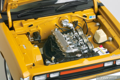 1972 E49 R/T Charger - Engine Detail 2