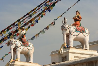 Statues at Boudhanath