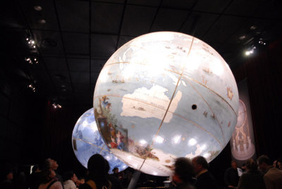 October 2006 - The white Night  - Bibliothque Franois Mitterrand 75013 Globe terrestre de Coronelli
