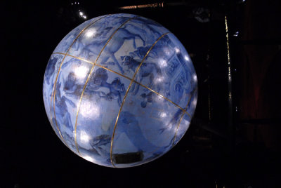 October 2006 - The white Night  - Bibliothque Franois Mitterrand 75013  Globe terrestre de J.B Corneille