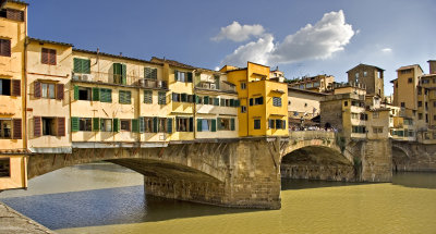 Ponte Vecchio looking at