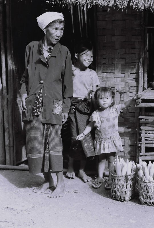 Road to Vang Vieng - a laotian family