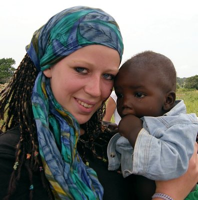 Lianne en een Afrikaanse baby