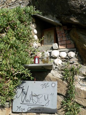 Another little shrine to Mary.