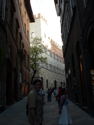 Heading towards the Duomo.