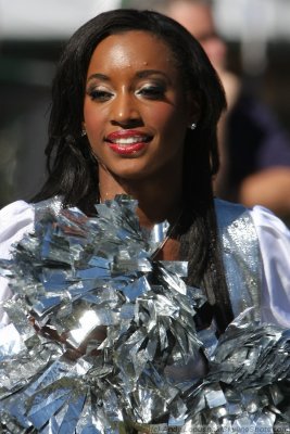 Oakland Raiders cheerleader