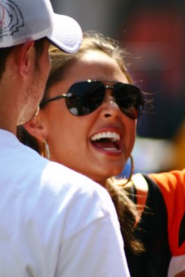 Vanessa Minnillo with Nick Lachey at a Cincinnati Bengals game