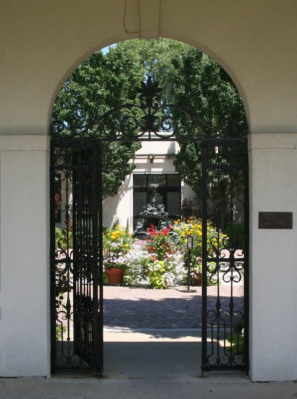 Entrance to War Memorial Garden