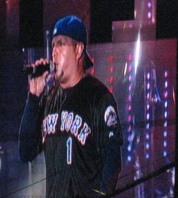 Garth Brooks 2.jpg