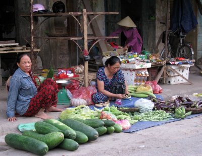 Marketing vegetables in Hoi An
