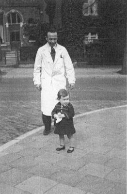 Kurt Melde and daughter Martha  in 1935