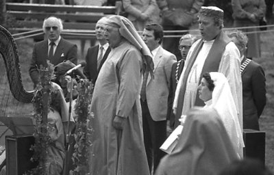 Cyhoeddi Eisteddfod Mon 1988.