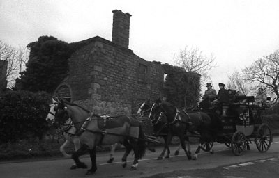 Y Goits Fawr ger Llandrygarn - Ebrill 1988.jpg