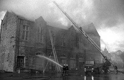 Neuadd y Dref Llangefni ar dan Tach 1992.jpg