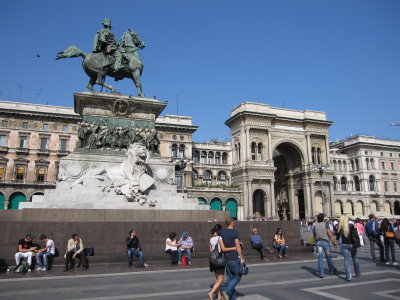 Piazza Duomo Equestrian Statue