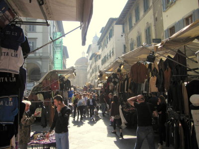 Outdoor Market with San Lorenzo 02