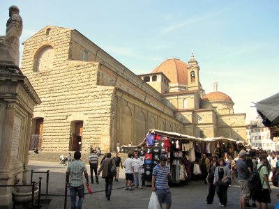 Outdoor Market with San Lorenzo