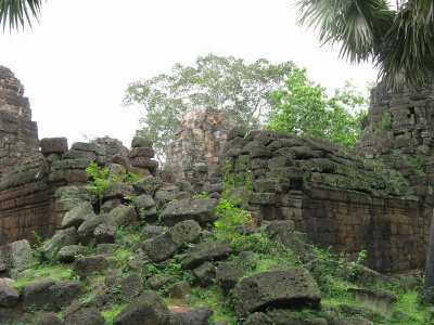 An ancient Angkor era ruin