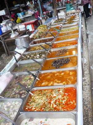 The night market in Trat- lots and lots of yummy (and strange) food!