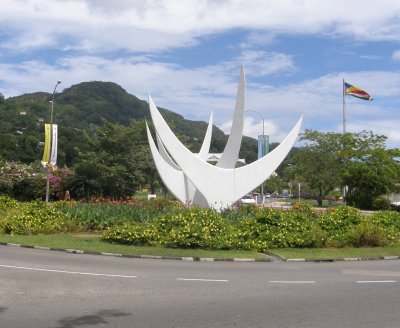 Twa Zwazo (Three Birds) Monument