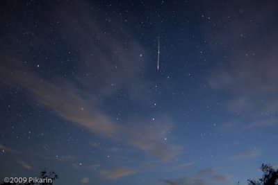 Orionid Meteors pierced in the Big dipper
