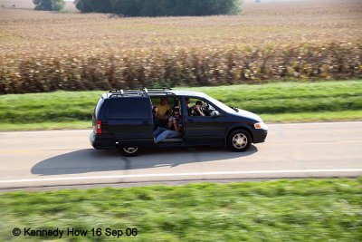 QJTripleHeader-VanFullOfShooters-HeadingWest-16Sep06.JPG