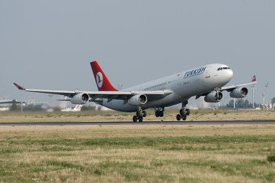 Turkish Airbus A340-300 TC-JDK