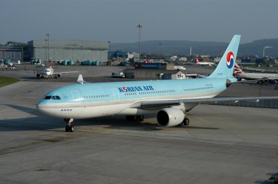 Korean Airbus A330-200 HL7552