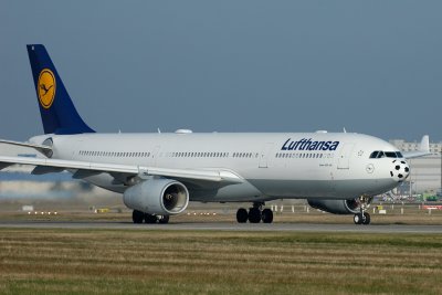 Lufthansa Airbus A330-300 D-AIKI Football 