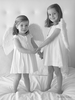 hermanas angelitos bn web  IMG_9653.jpg